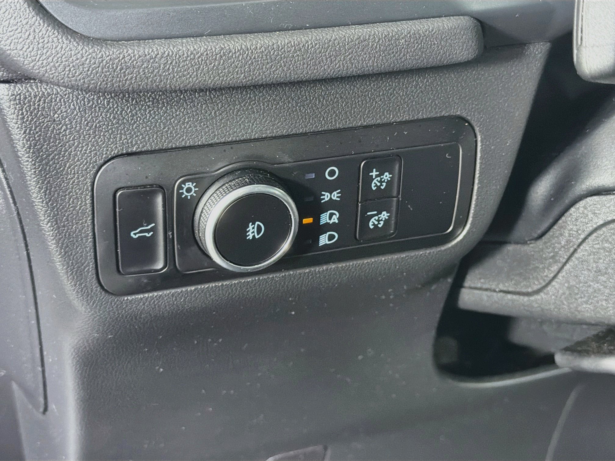 Used 2025 Ford Escape ST-Line Select AWD/4WD image 17