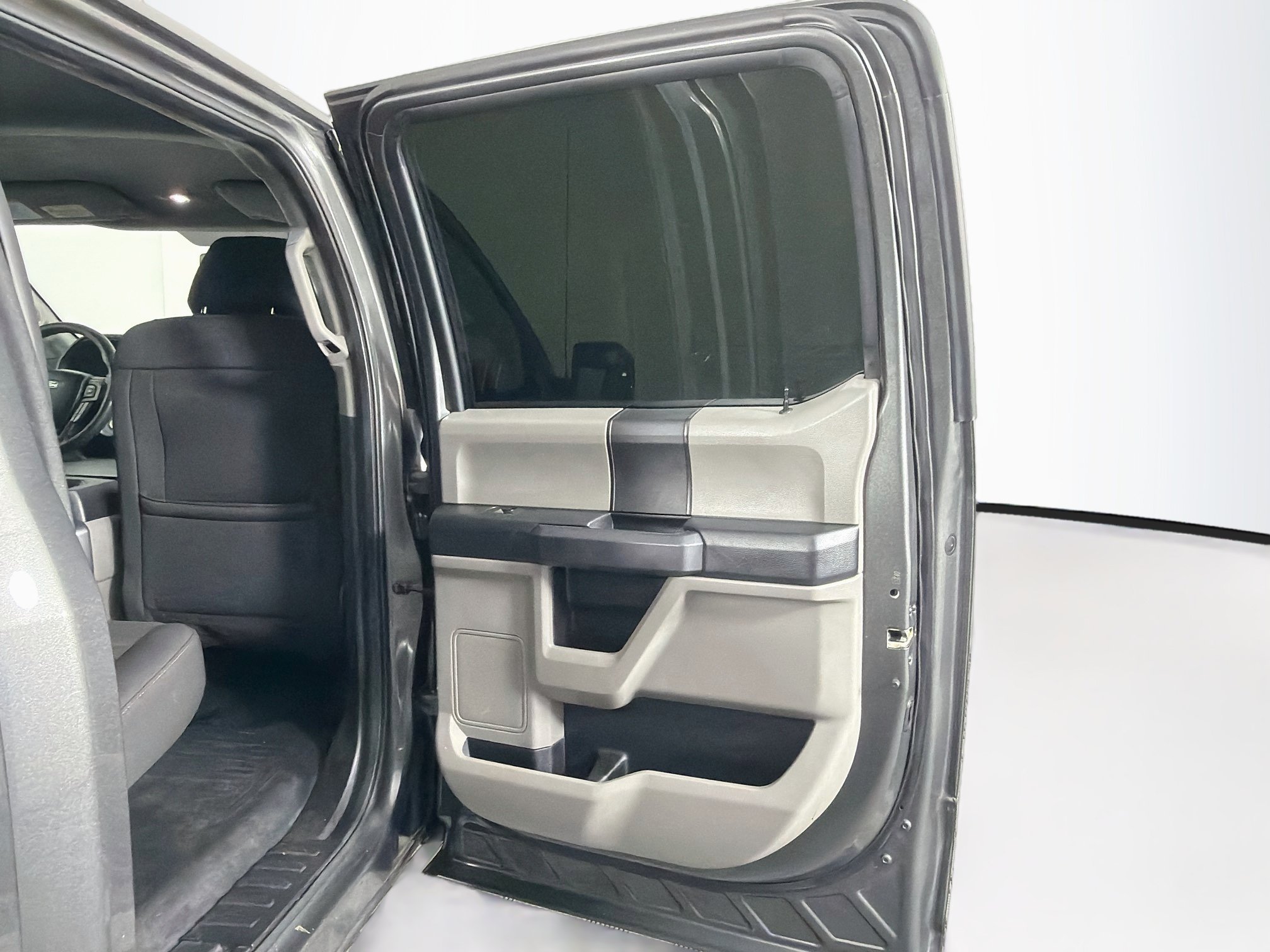 Used 2018 Ford F150 XL w/ Equipment Group 101A Mid AWD/4WD image 27