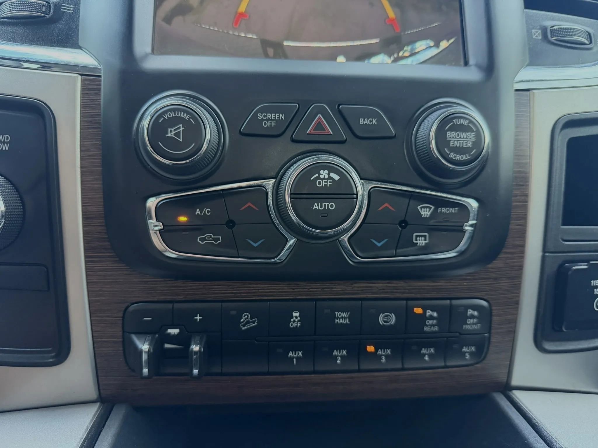 Used 2017 RAM 2500 Laramie w/ Off Road Package AWD/4WD image 24