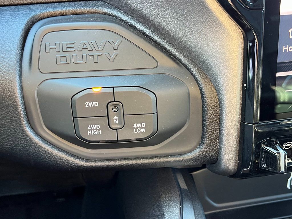 New 2026 RAM 2500 Laramie AWD/4WD image 29