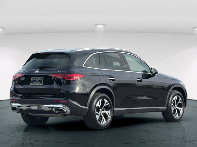 Used 2025 Mercedes-Benz GLC 350e 4MATIC image 7
