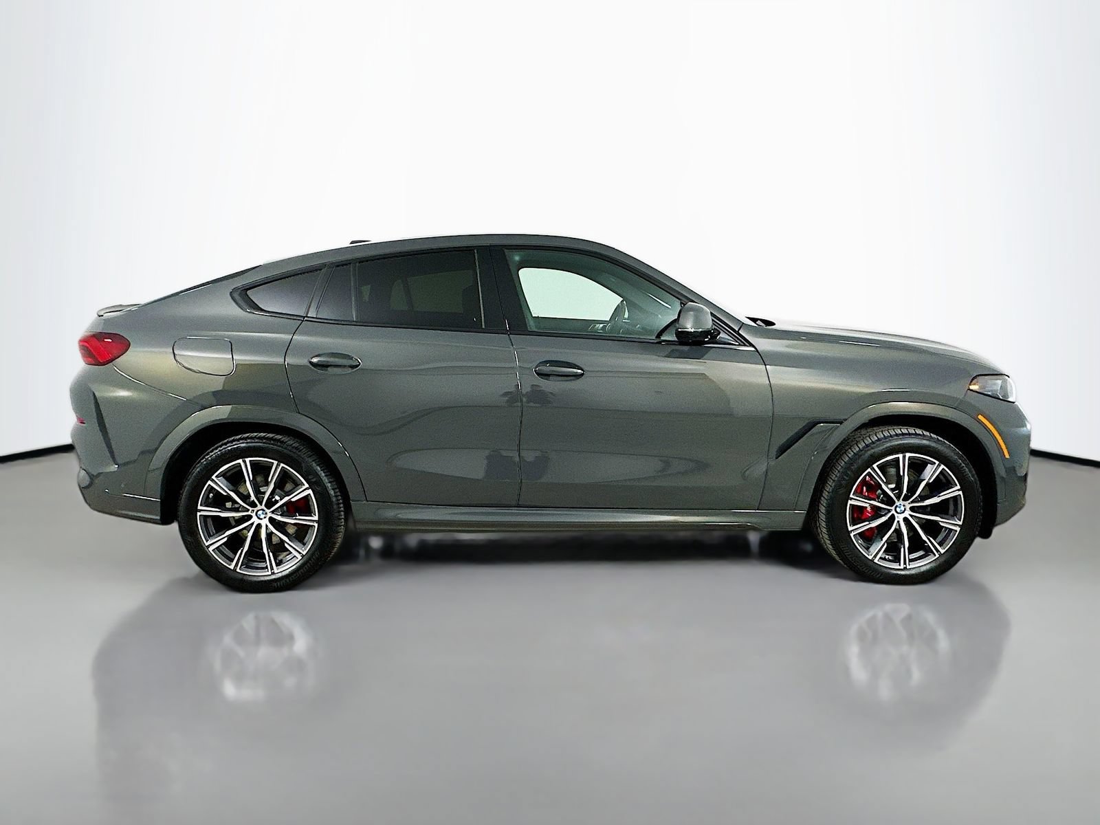New 2026 BMW X6 xDrive40i w/ Climate Comfort Package AWD/4WD image 4