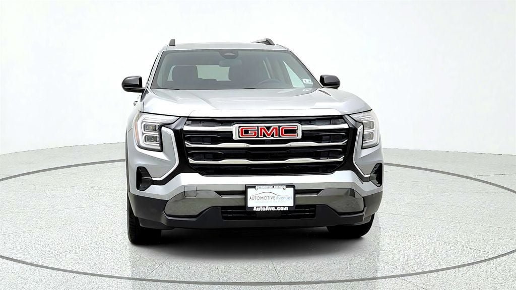 Used 2026 GMC Terrain Elevation w/ Elevation Premium Package FWD image 2