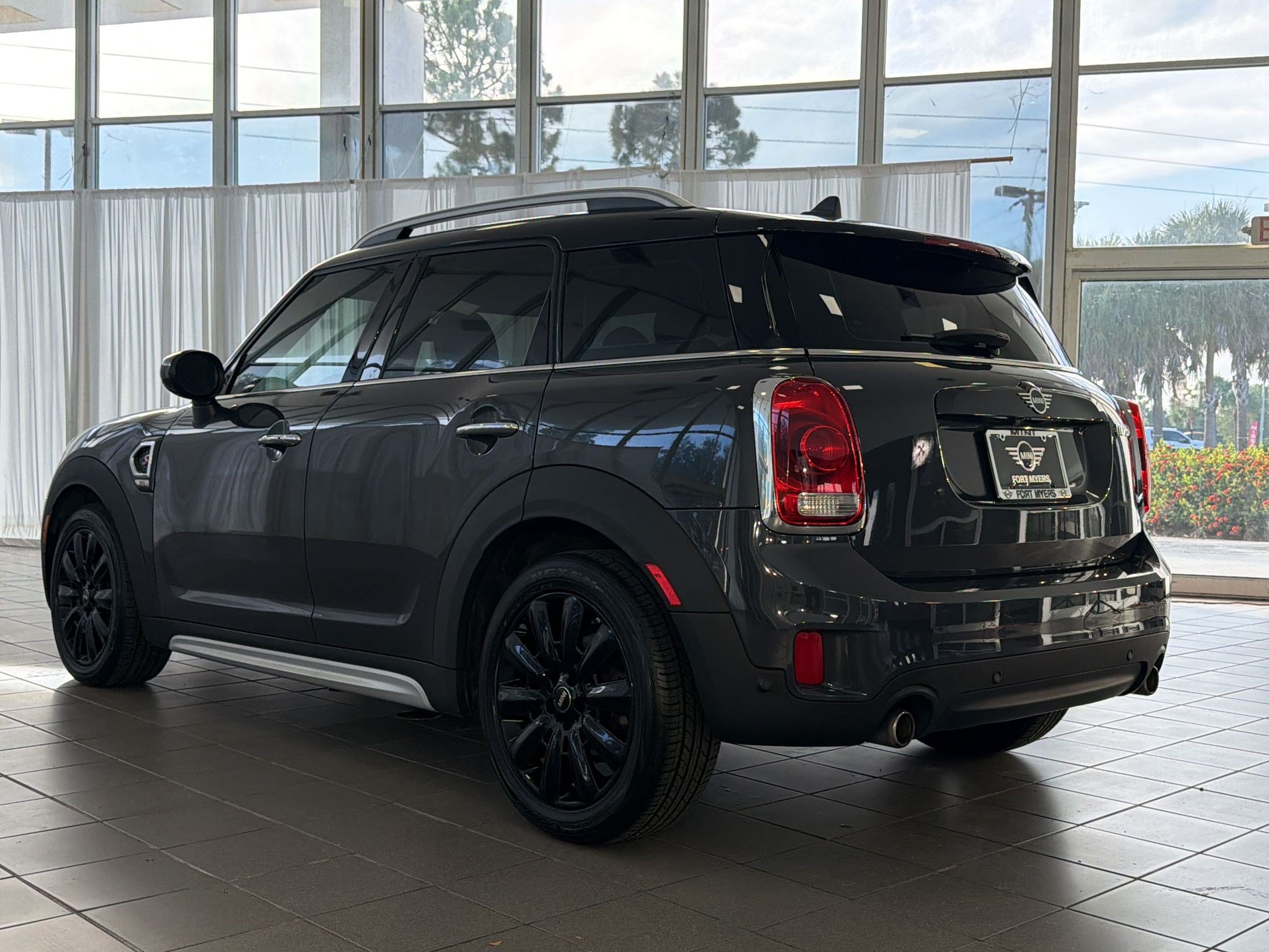 Used 2020 MINI Cooper Countryman S FWD image 3