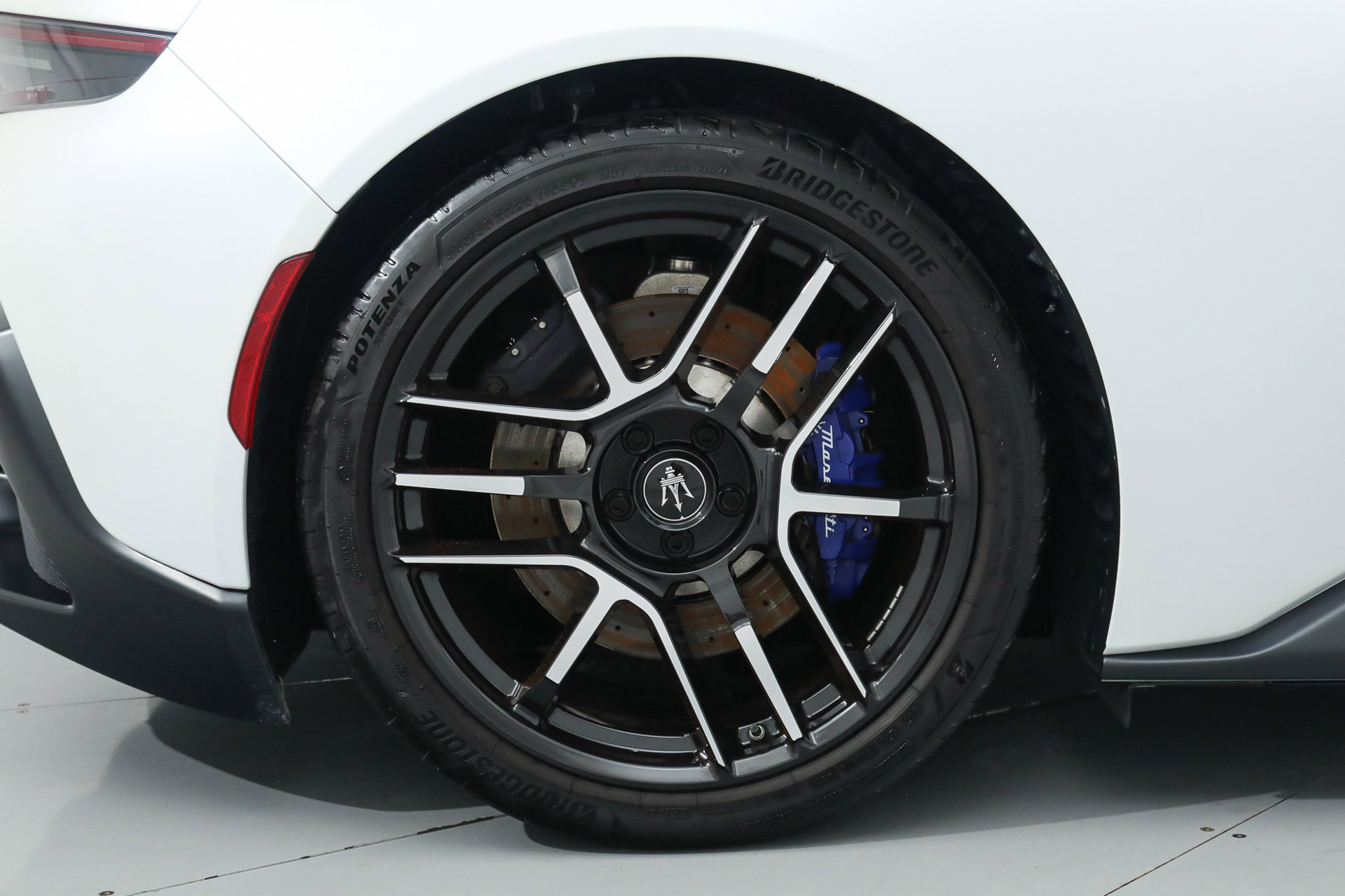 Certified 2022 Maserati MC20 Coupe image 40