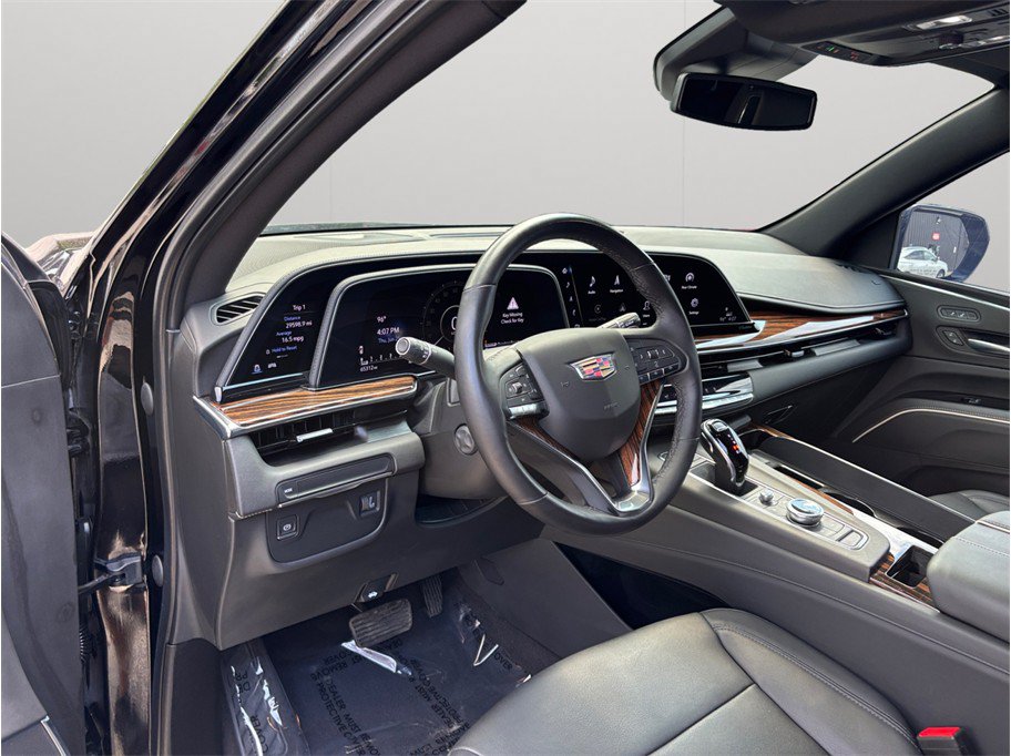 Used 2022 Cadillac Escalade Luxury RWD image 6