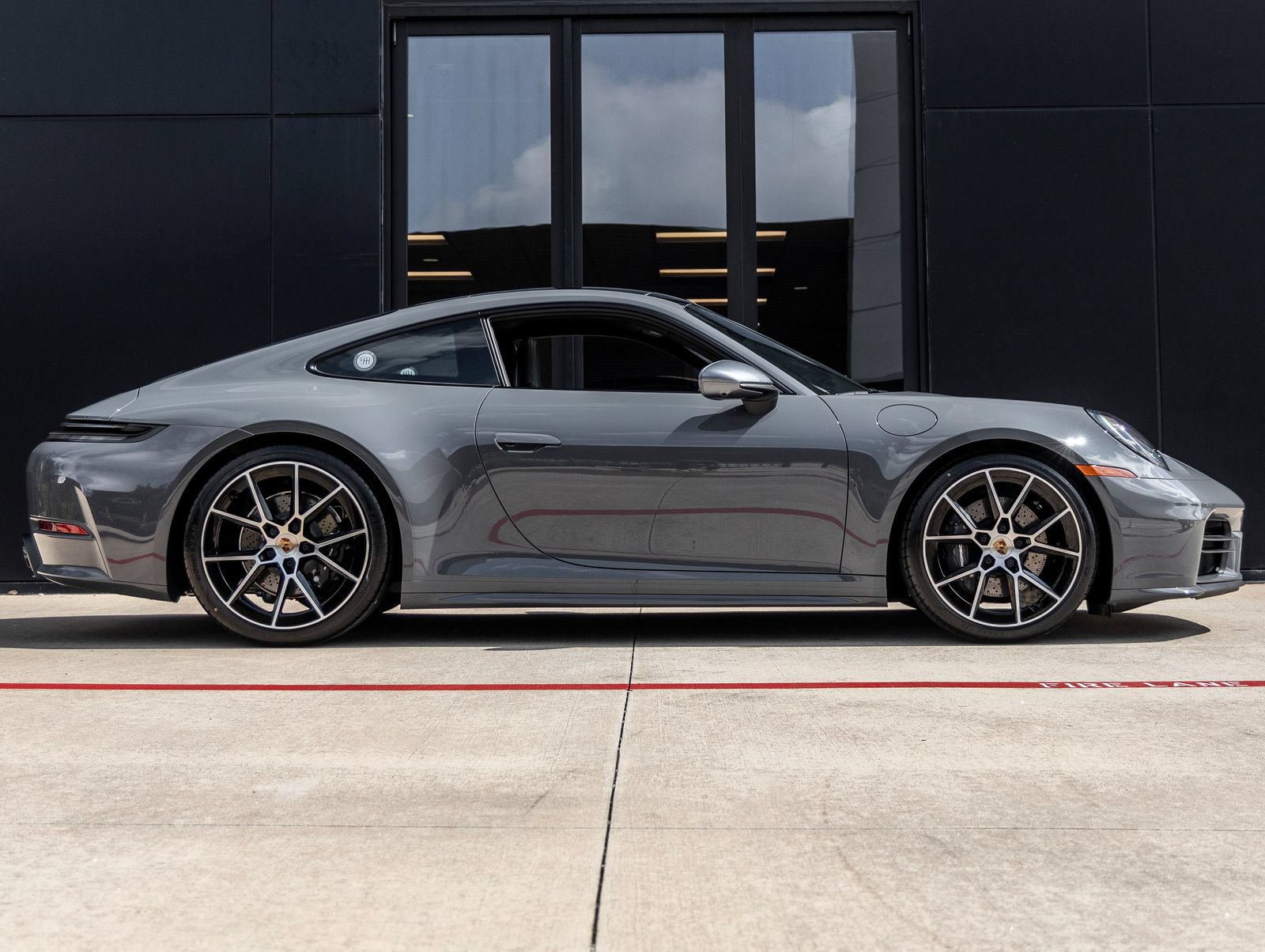 Used 2026 Porsche 911 Carrera T RWD image 12