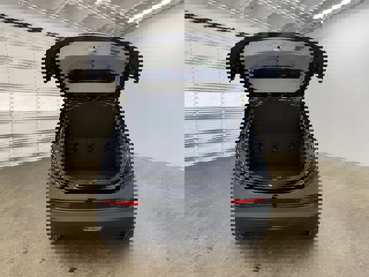 Used 2023 Chevrolet Bolt LT w/ Infotainment Package image 29