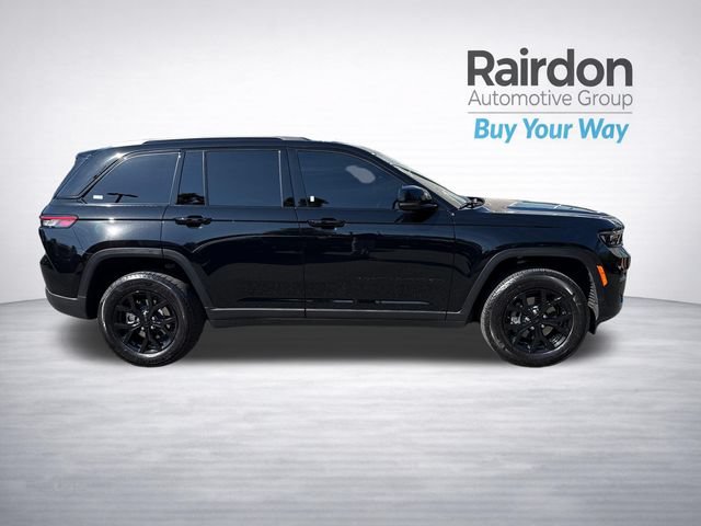 Used 2024 Jeep Grand Cherokee Altitude AWD/4WD image 8