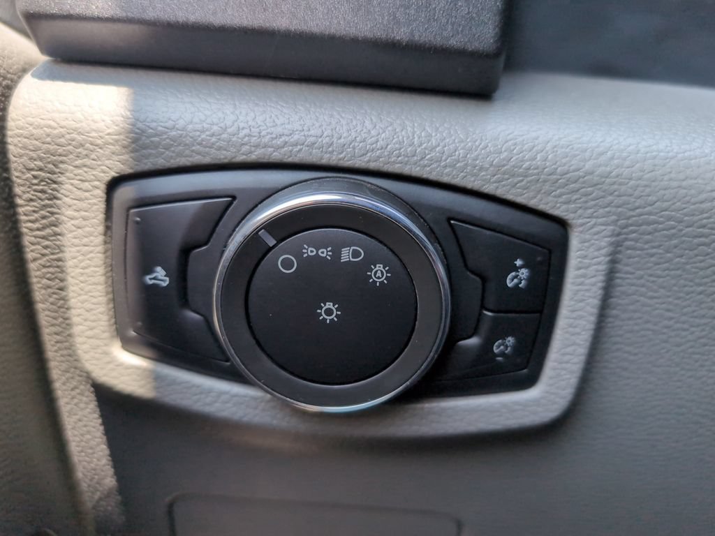 Used 2017 Ford F250 XL w/ Power Equipment Group AWD/4WD image 17