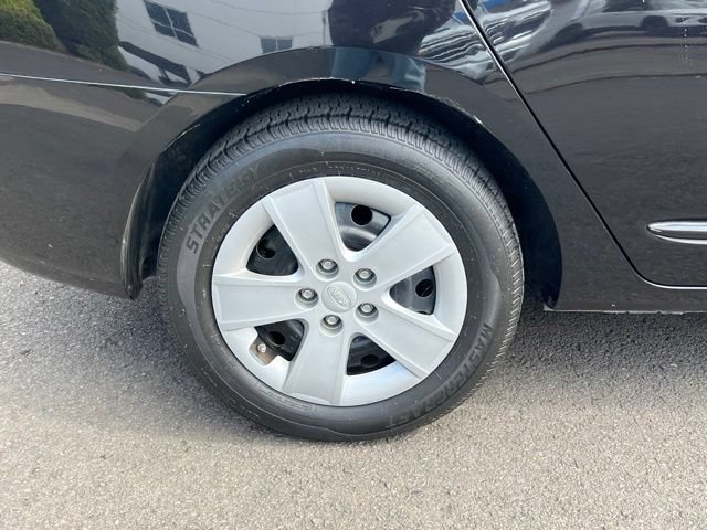 Used 2009 Kia Rondo LX FWD image 10