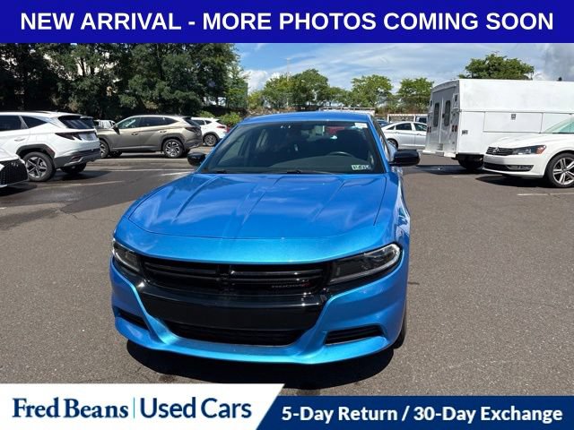 Used 2023 Dodge Charger SXT w/ Blacktop Package RWD image 2