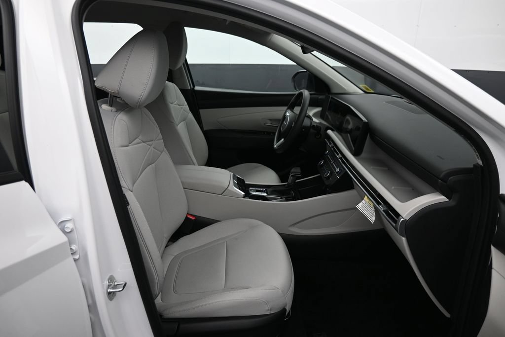 Certified 2025 Hyundai Tucson SE AWD/4WD image 24