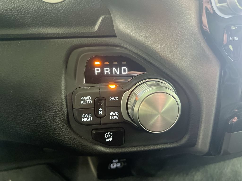 Used 2025 RAM 1500 Laramie AWD/4WD image 18