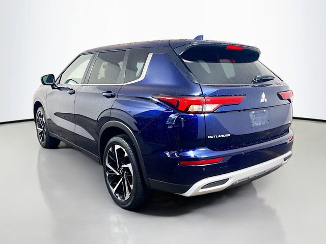 Used 2023 Mitsubishi Outlander SE image 7