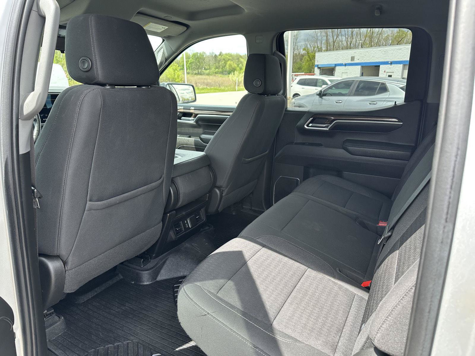 Used 2022 Chevrolet Silverado 1500 RST AWD/4WD image 12
