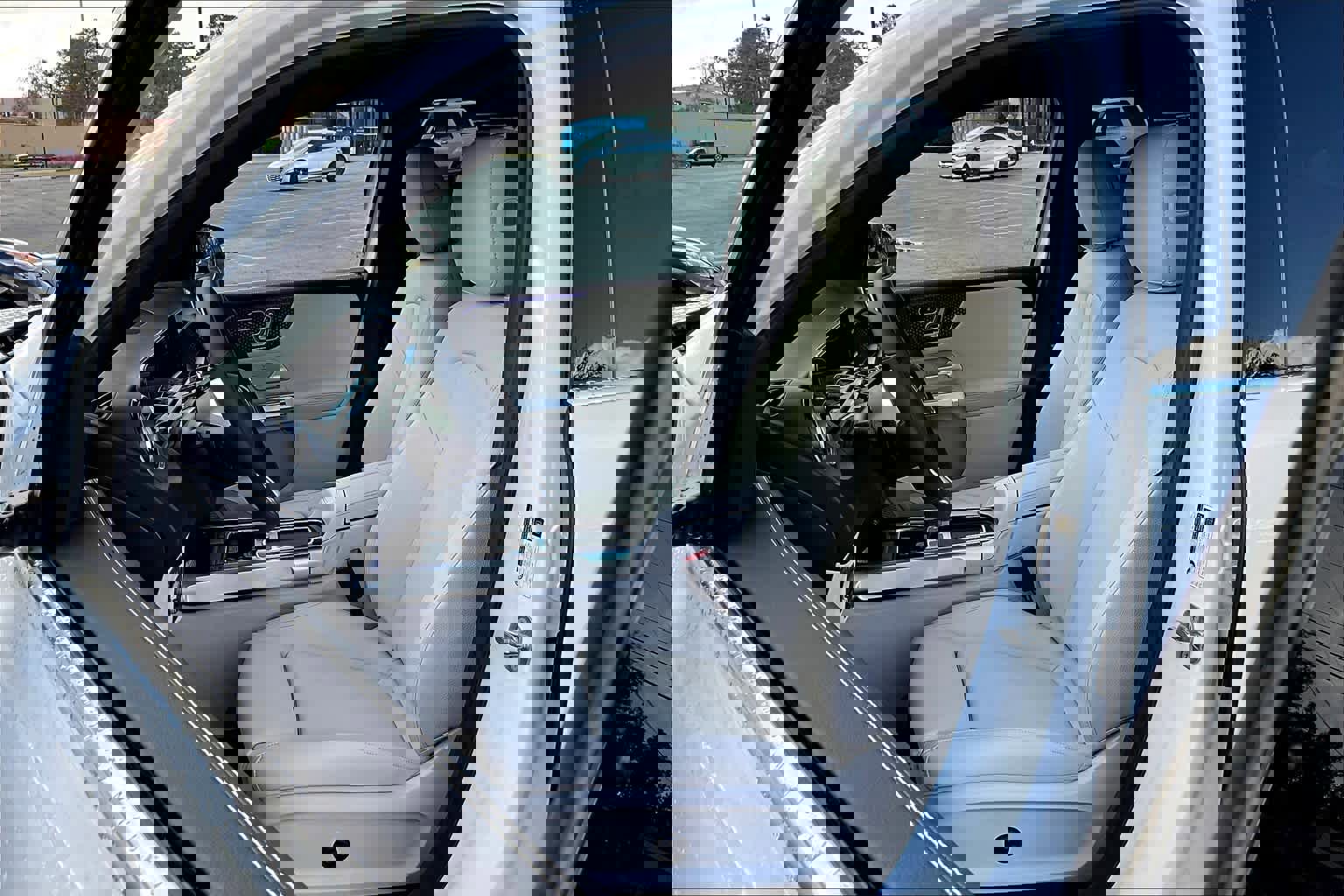 Used 2025 Mercedes-Benz GLB 250 image 7