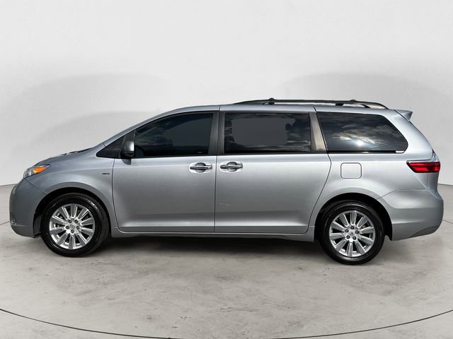 Used 2017 Toyota Sienna XLE w/ XLE Navigation Package AWD/4WD image 2