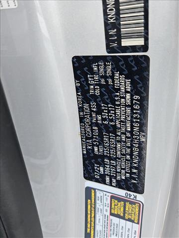 Used 2022 Kia Carnival LX image 23