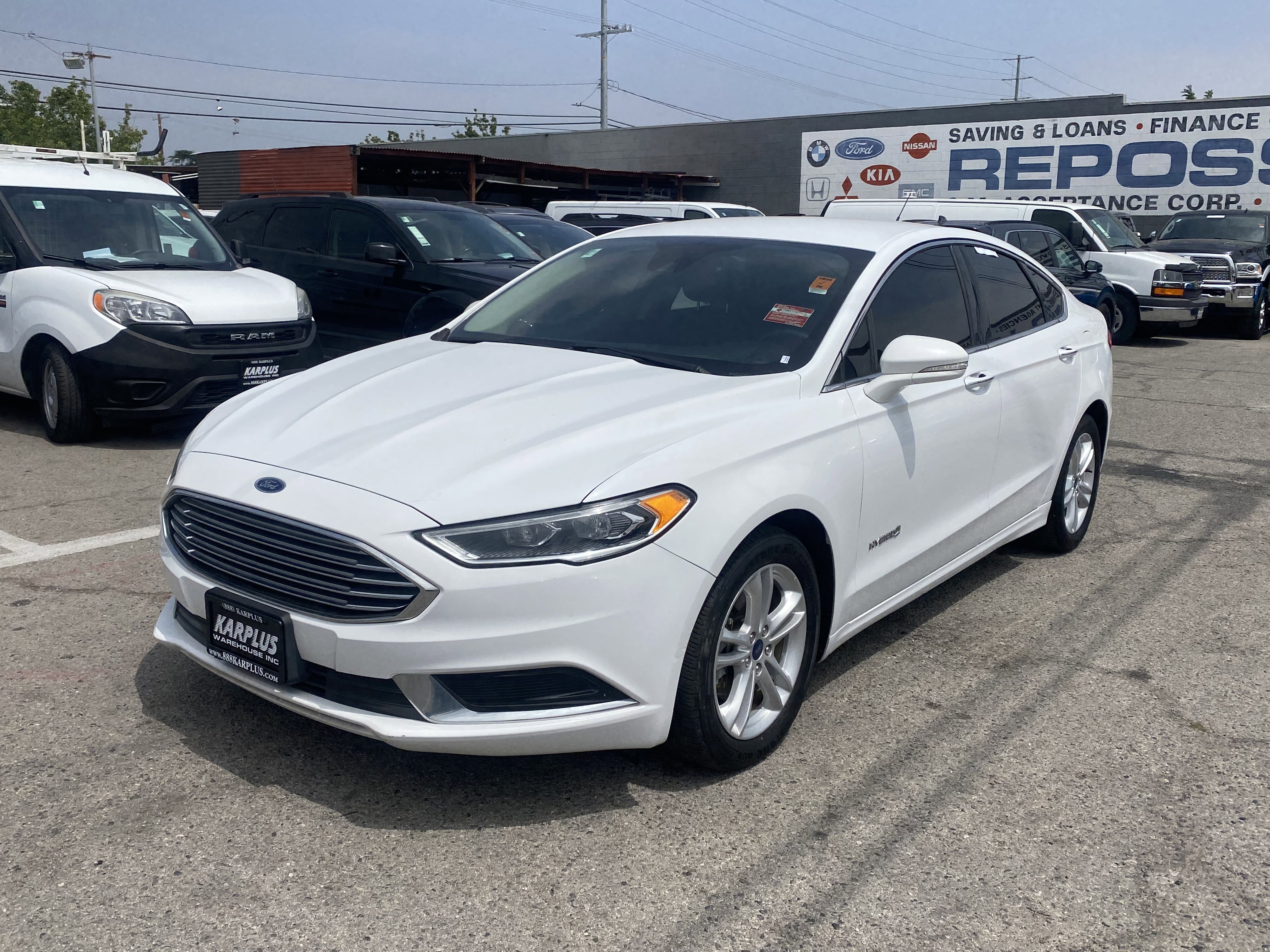 Used 2018 Ford Fusion SE w/ Equipment Group 602A FWD image 2