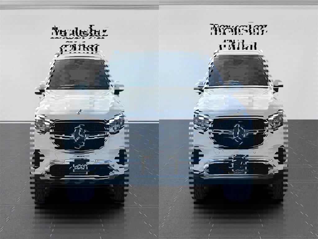 Used 2025 Mercedes-Benz GLC 300 4MATIC image 2