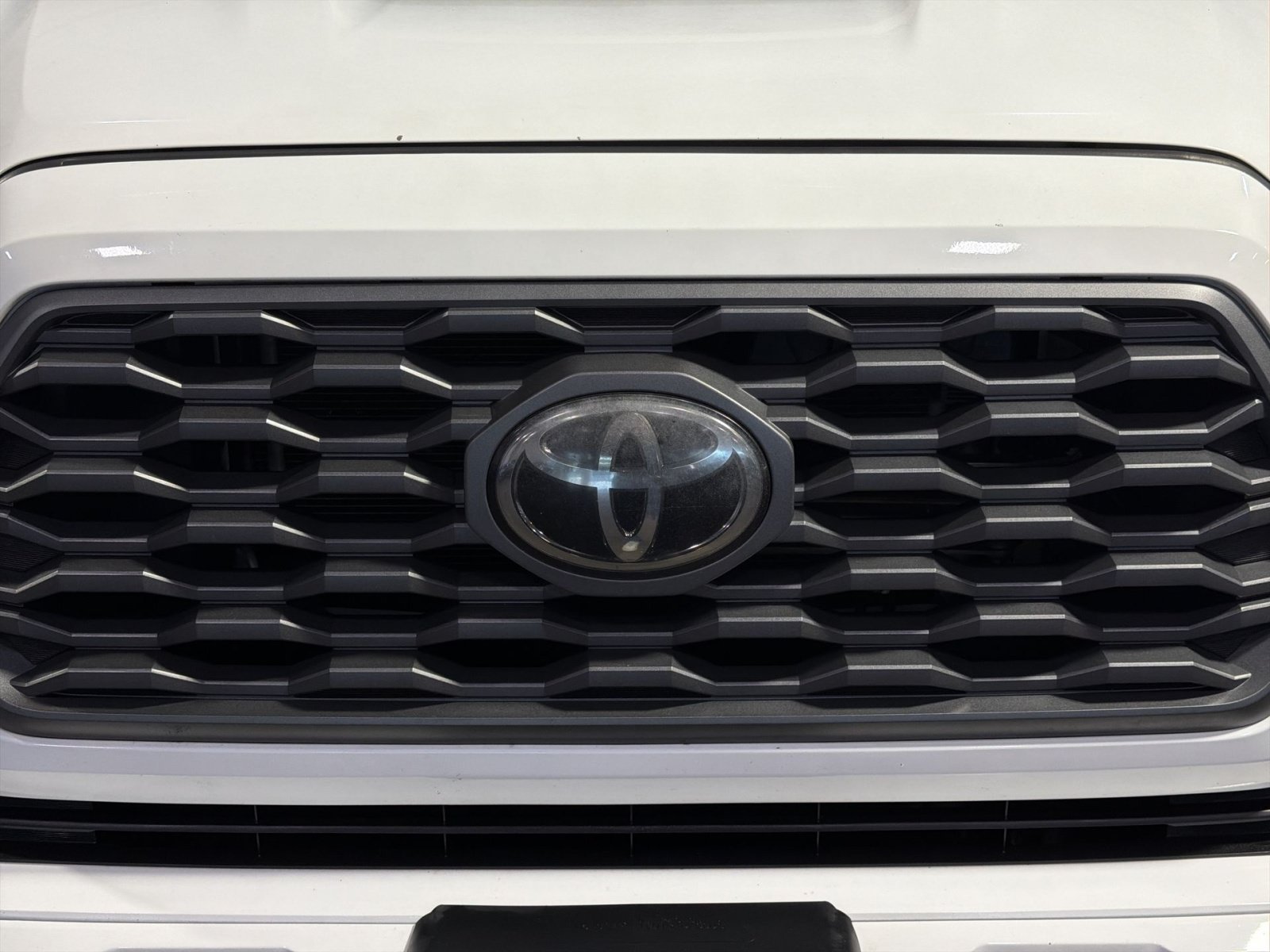 Used 2020 Toyota Tacoma TRD Sport AWD/4WD image 12