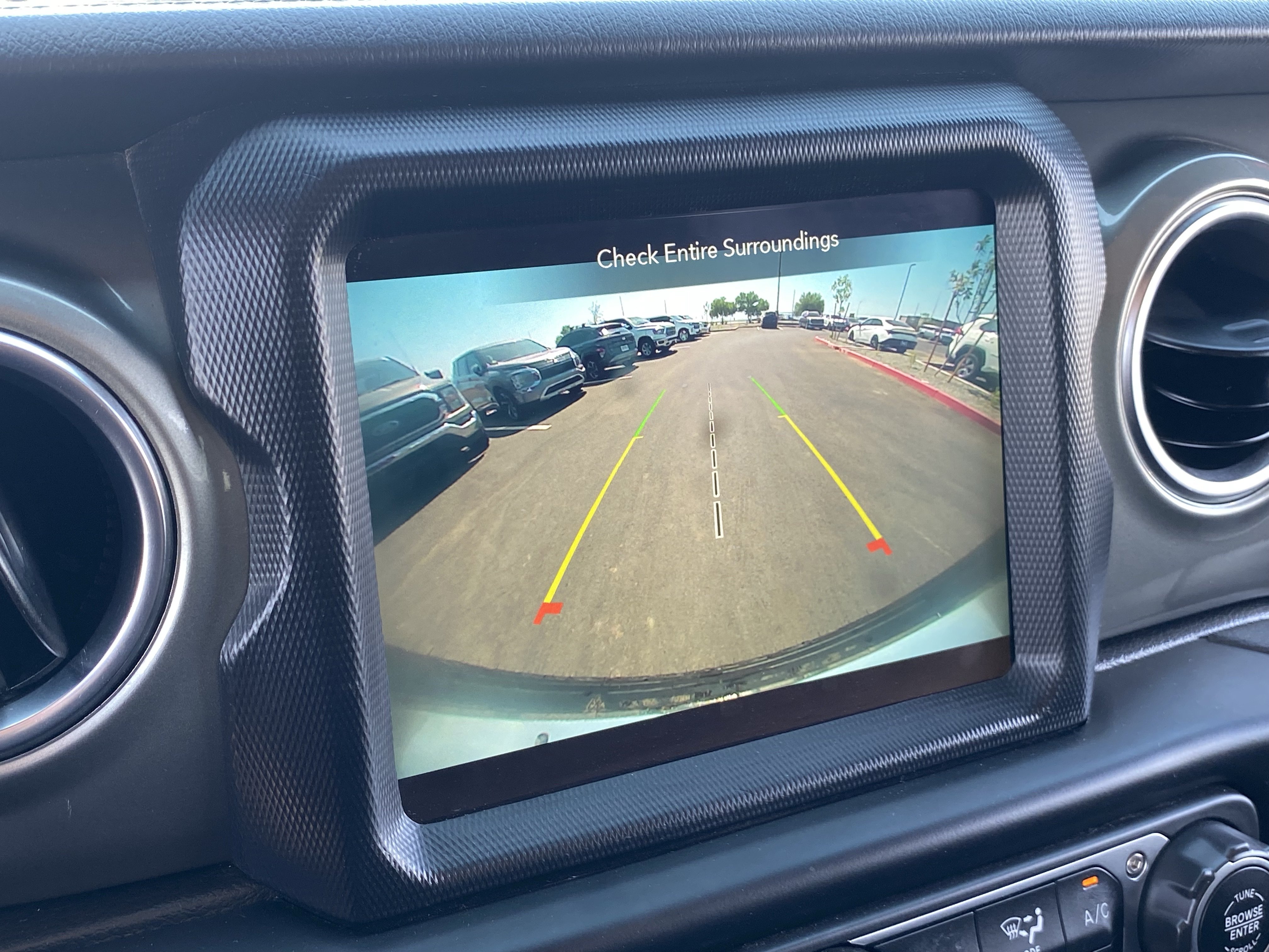 Used 2023 Jeep Wrangler Unlimited Sahara w/ Cold Weather Group AWD/4WD image 22
