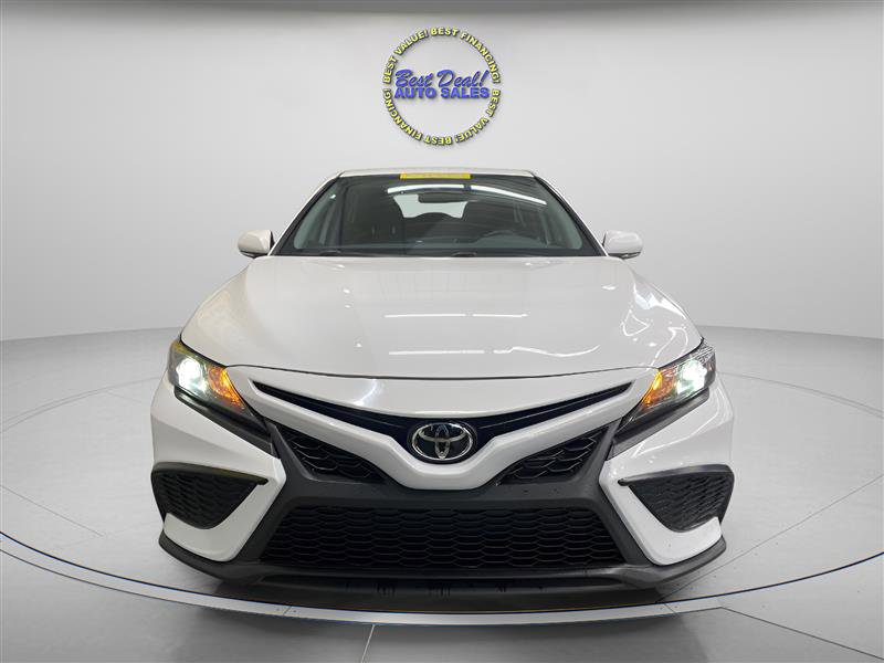 Used 2023 Toyota Camry SE image 2