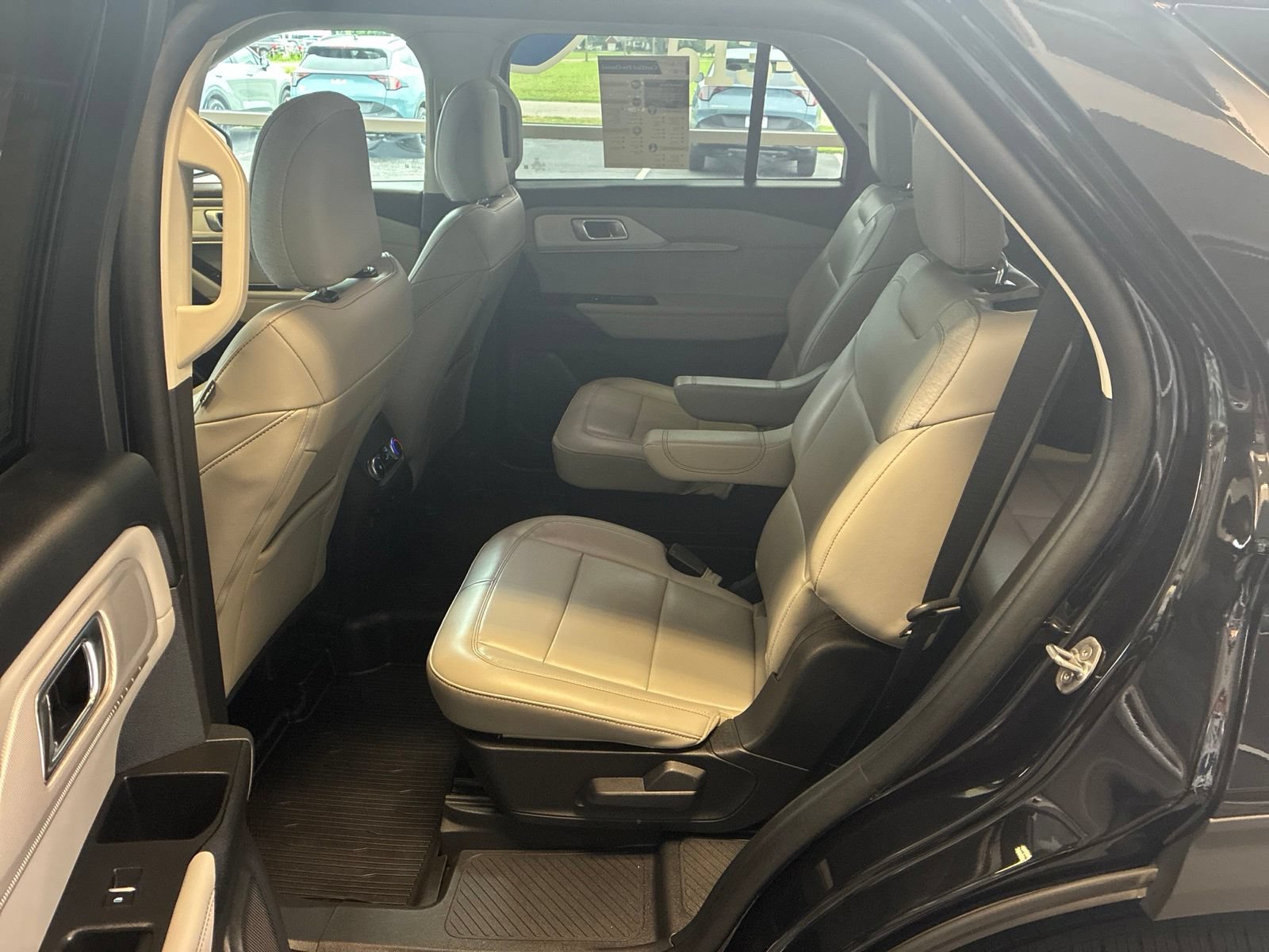 Used 2025 Ford Explorer Active w/ Active Comfort Package AWD/4WD image 15