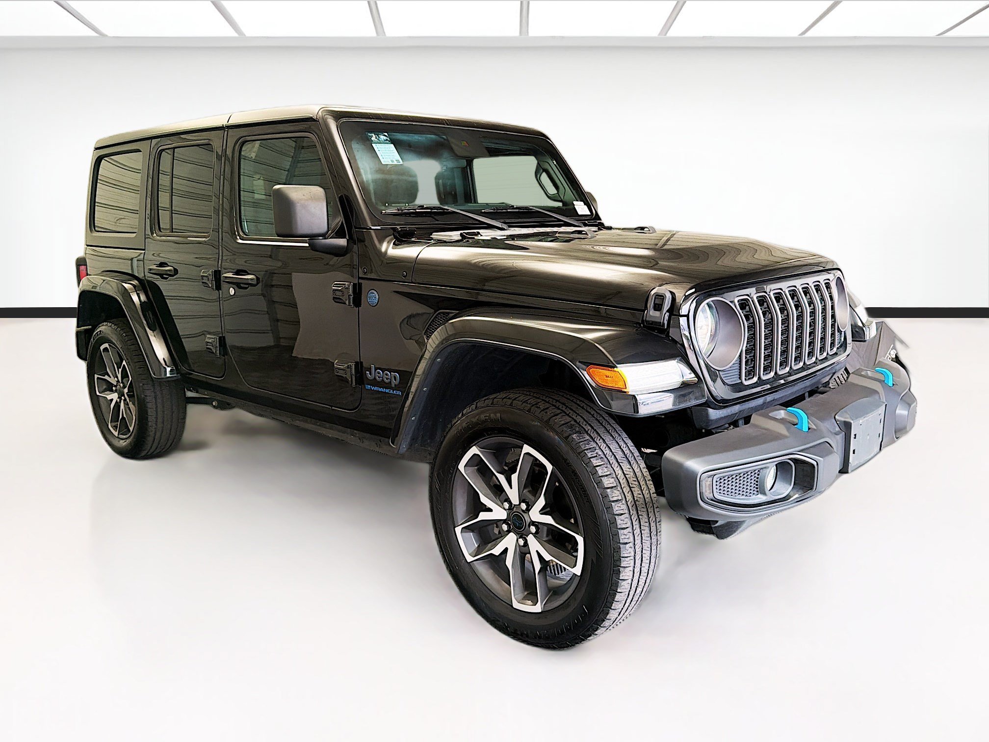 Used 2024 Jeep Wrangler Unlimited AWD/4WD image 3