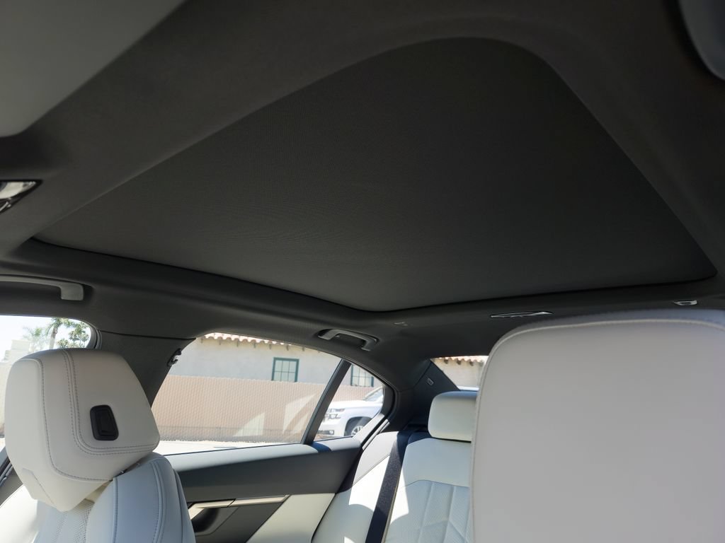 New 2027 BMW i5 eDrive40 w/ M Sport Package RWD image 9