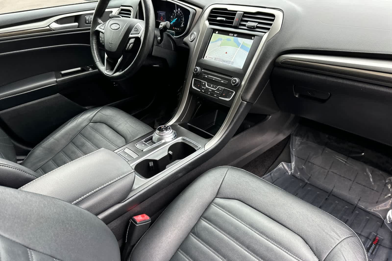 Used 2017 Ford Fusion Energi SE FWD image 15