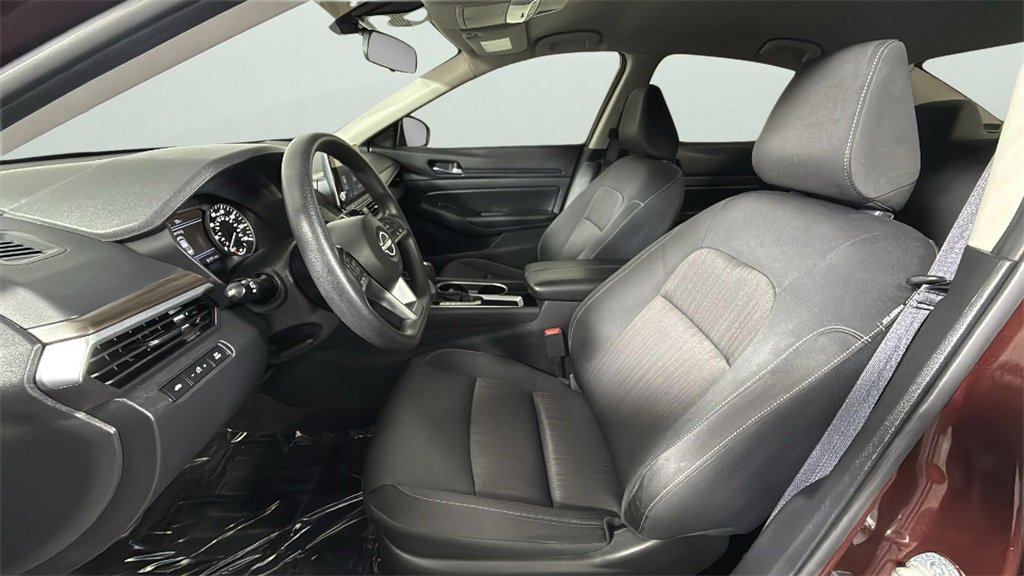 Used 2024 Nissan Altima 2.5 SV image 17