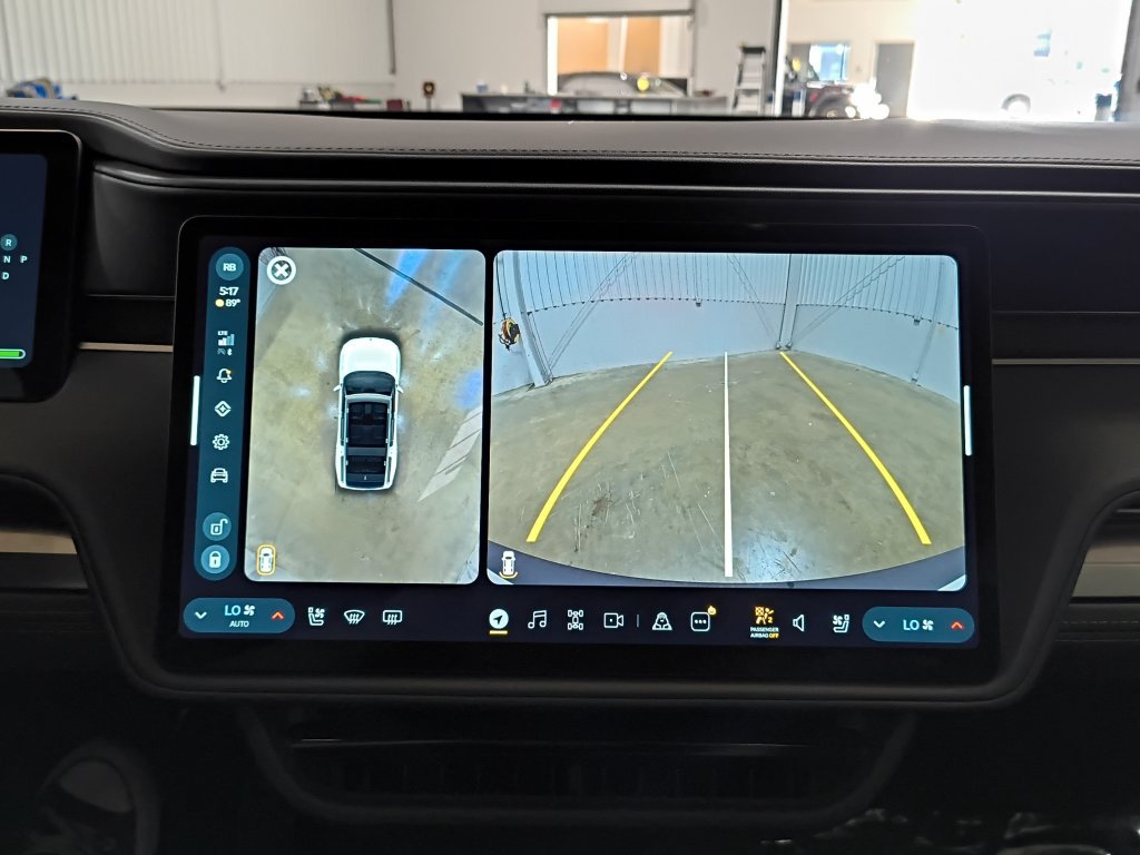 Used 2025 Rivian R1S Adventure Dual AWD/4WD image 6
