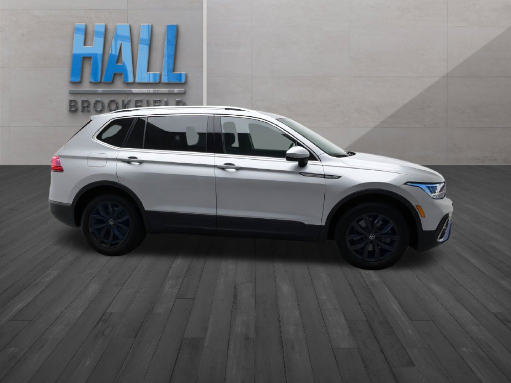 Certified 2023 Volkswagen Tiguan SE w/ Panoramic Sunroof Package AWD/4WD image 7
