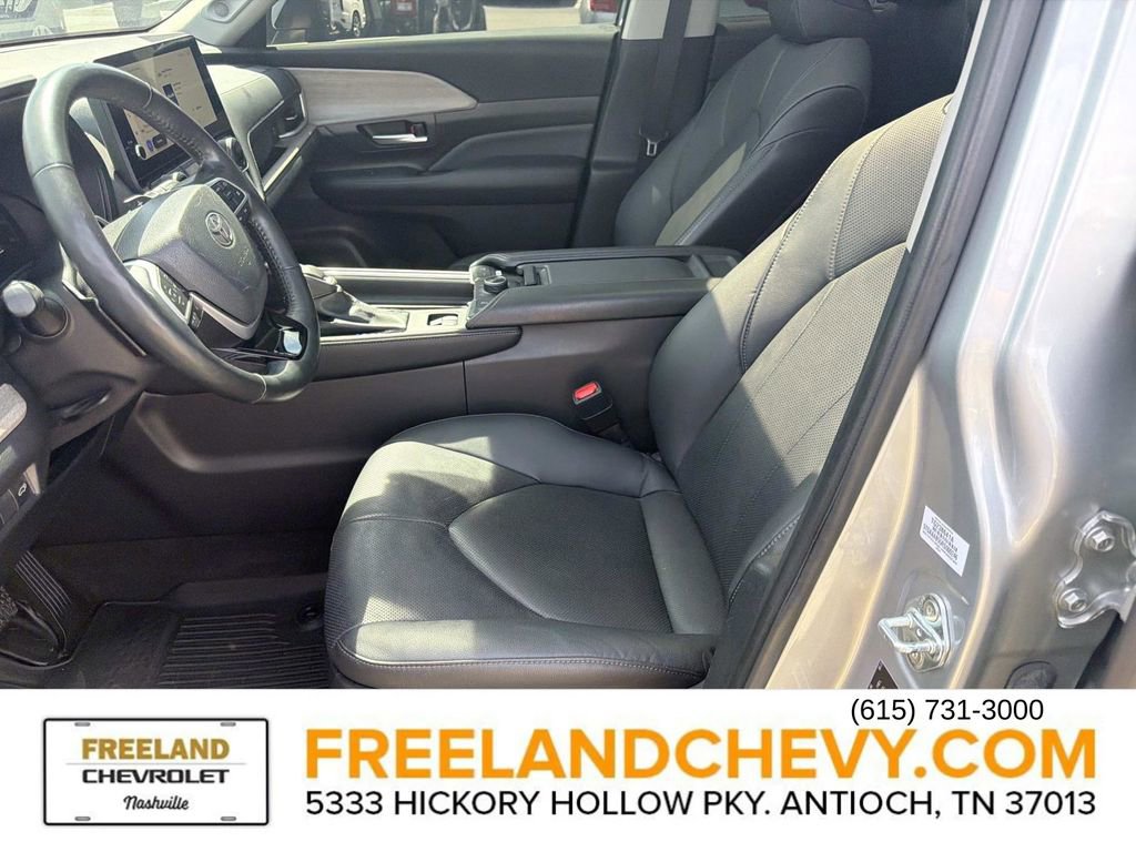 Used 2024 Toyota Grand Highlander Platinum image 24