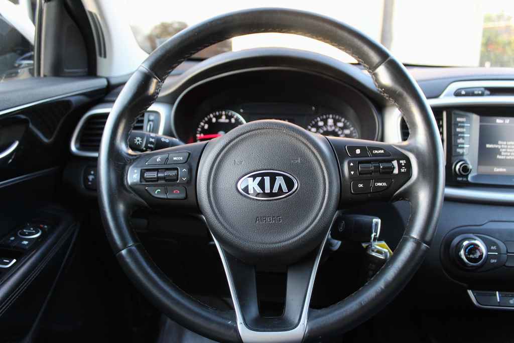 Used 2017 Kia Sorento LX w/ LX Convenience Package image 15