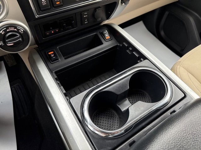 Used 2017 Nissan Titan SV image 36