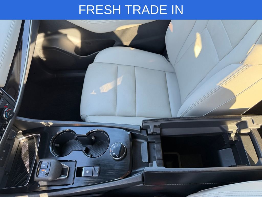 Used 2025 Nissan Rogue SL AWD/4WD image 28
