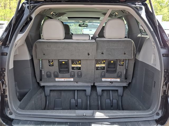 Used 2017 Toyota Sienna XLE AWD/4WD image 27