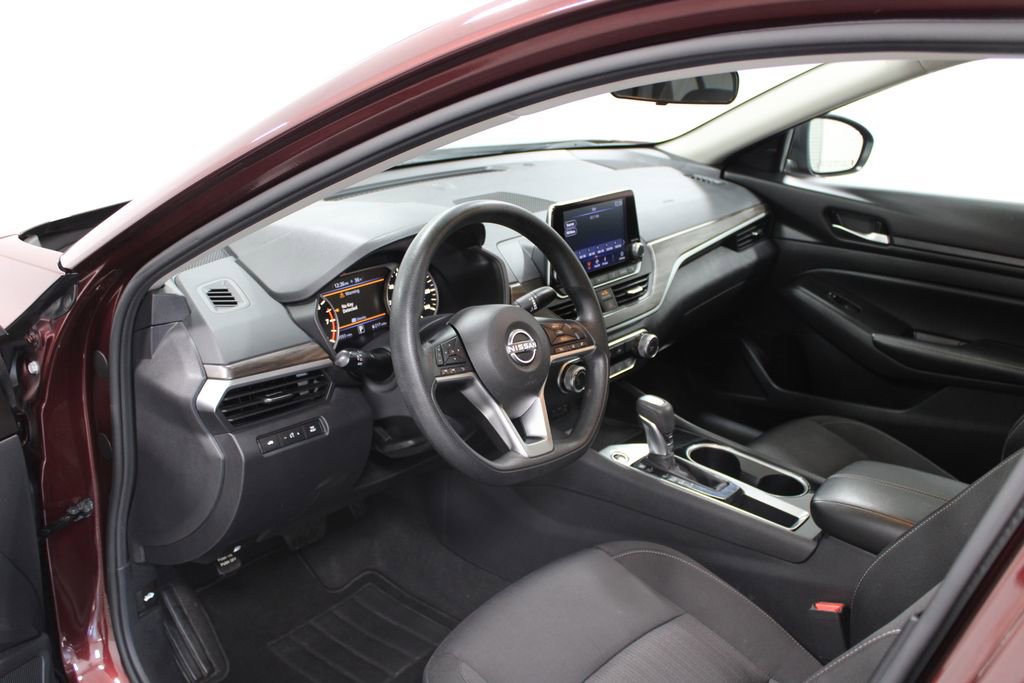 Used 2024 Nissan Altima 2.5 SV image 21