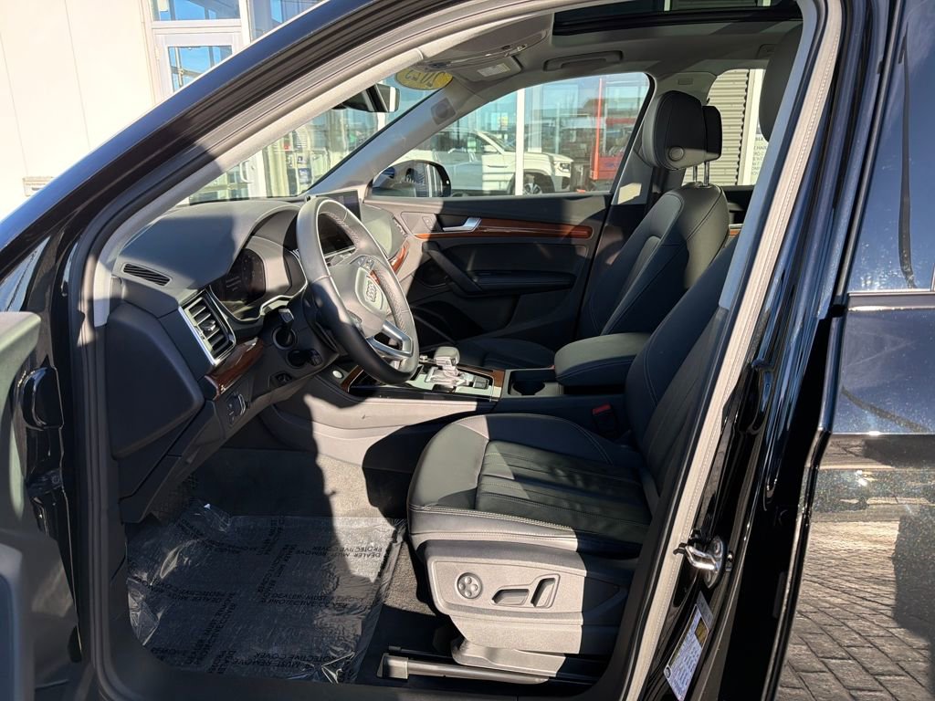 Used 2023 Audi Q5 2.0T Premium Plus w/ Premium Plus Package image 9