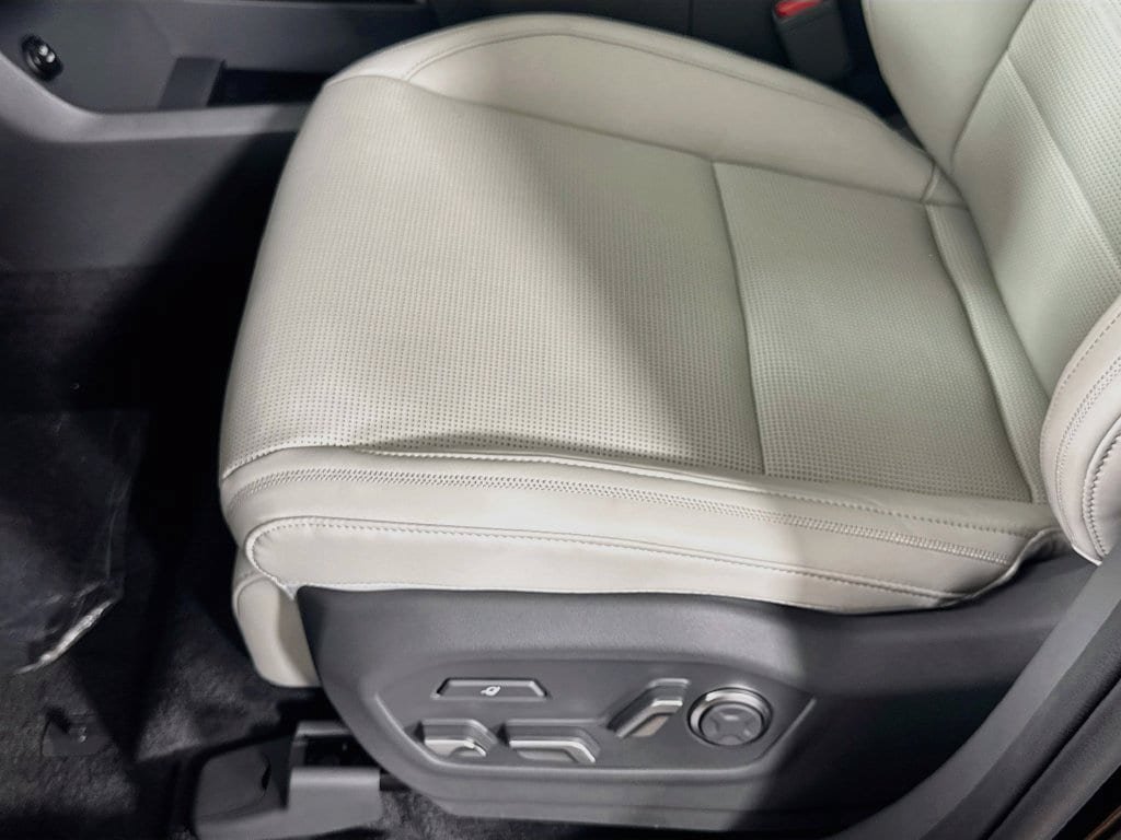 New 2026 Hyundai Santa Fe Calligraphy AWD/4WD image 16