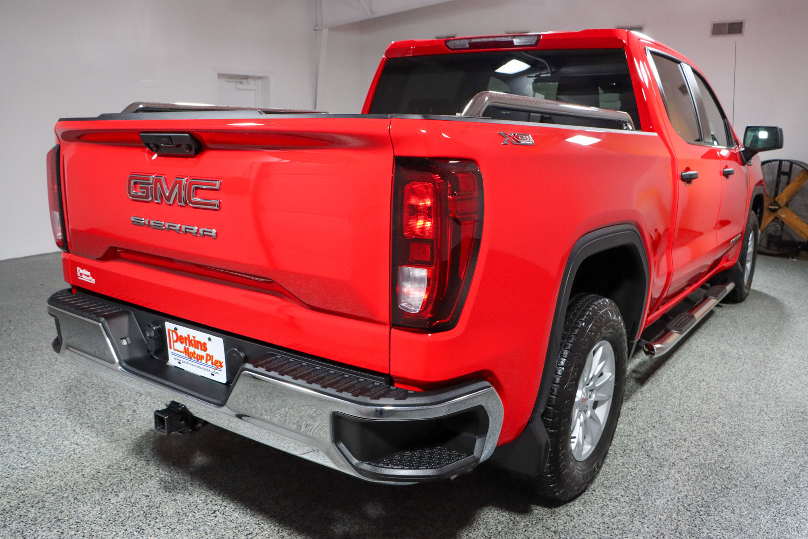 Used 2024 GMC Sierra 1500 Pro w/ Pro Value Package image 7