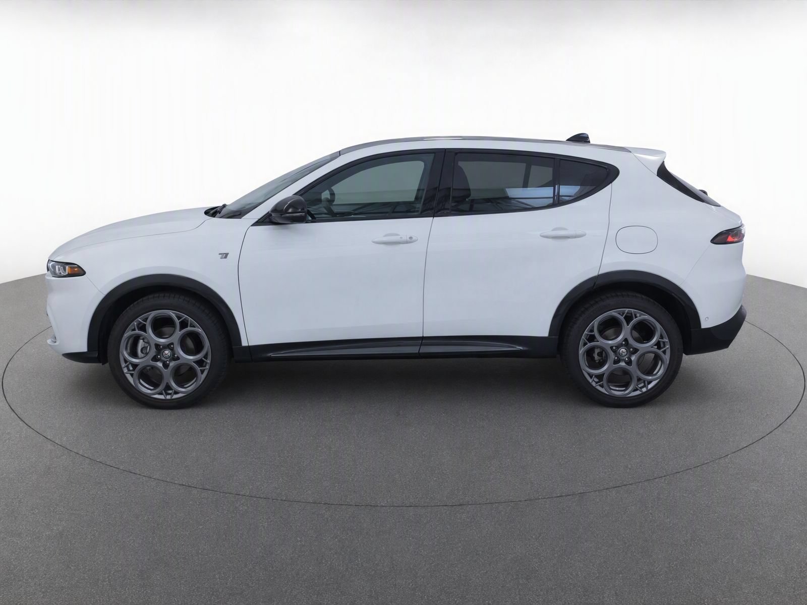 Used 2024 Alfa Romeo Tonale Ti AWD/4WD image 3