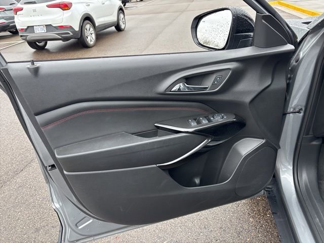 Used 2024 Chevrolet Trax RS w/ Sunroof Package FWD image 16