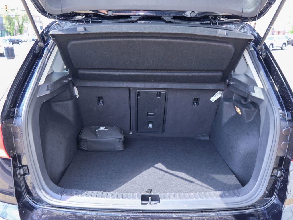 Certified 2022 Volkswagen Taos SE AWD/4WD image 10