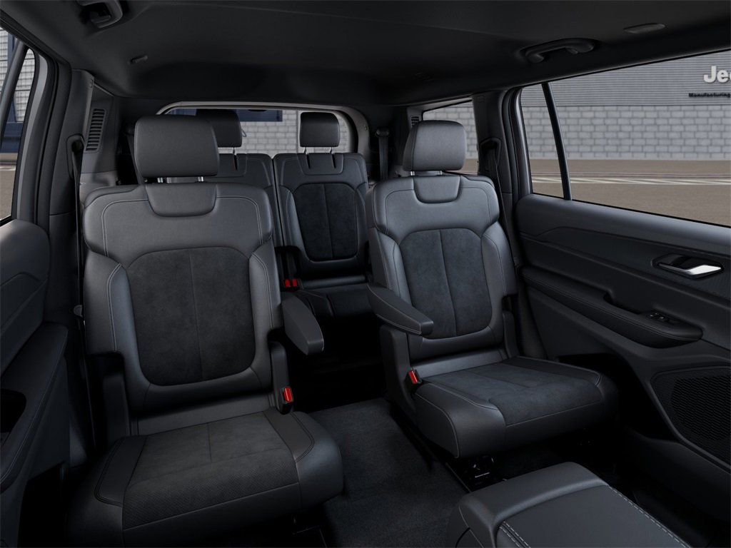New 2025 Jeep Grand Cherokee L Altitude image 15