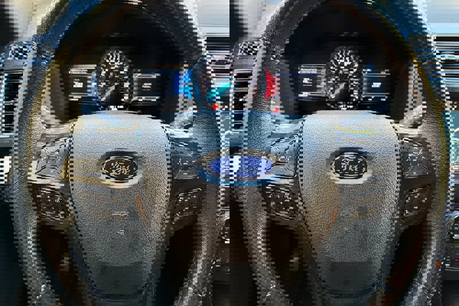 Used 2018 Ford Explorer XLT w/ Equipment Group 202A image 27