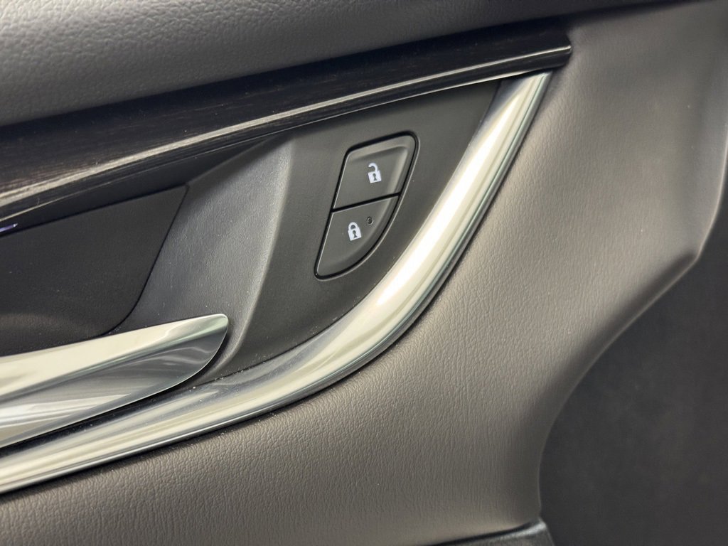 Used 2019 Buick LaCrosse Essence image 11